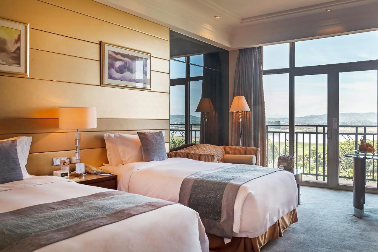 Howard Johnson Riverfront Plaza Fuzhou Fuzhou  Eksteriør billede